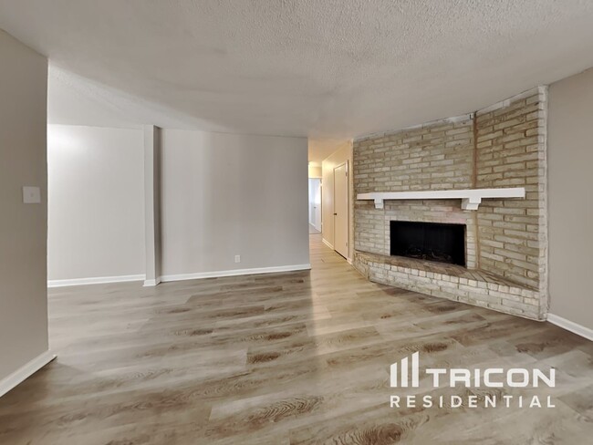 6831 De Palma in San Antonio, TX - Building Photo - Building Photo