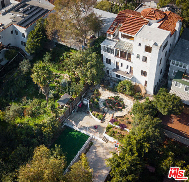 2030 Vine St in Los Angeles, CA - Building Photo - Building Photo