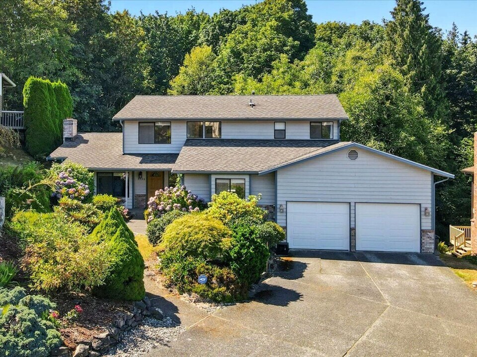 4926 Dover St in Everett, WA - Building Photo