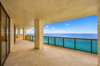 16275 Collins Ave in Sunny Isles Beach, FL - Building Photo - Building Photo