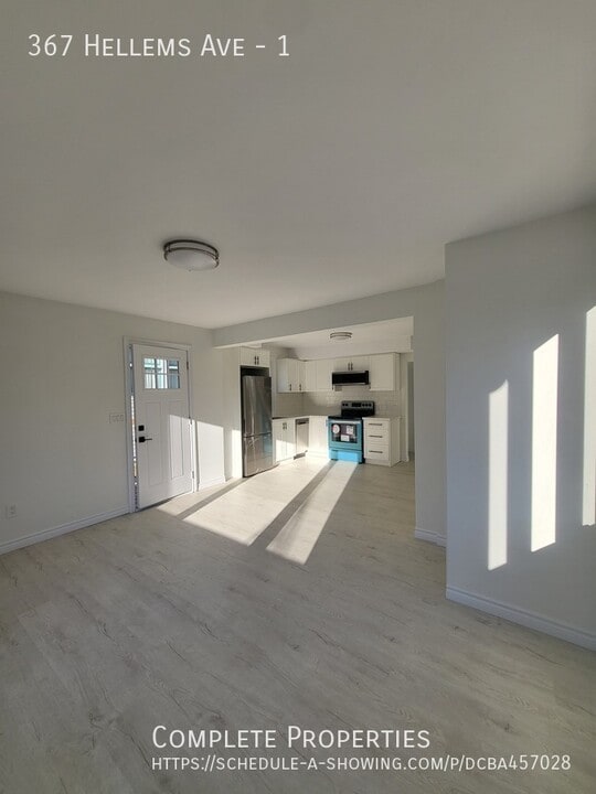 367 Hellems Ave in Welland, ON - Building Photo