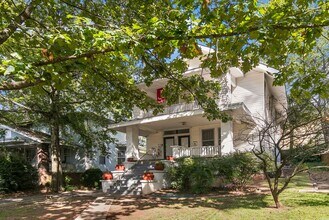 Laurelton Oaks in Birmingham, AL - Building Photo - Interior Photo