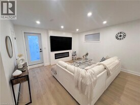 31 Colin Crescent in Hamilton, ON - Building Photo