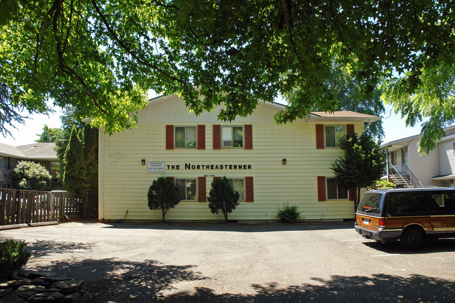 The Northeasterner in Portland, OR - Foto de edificio - Building Photo