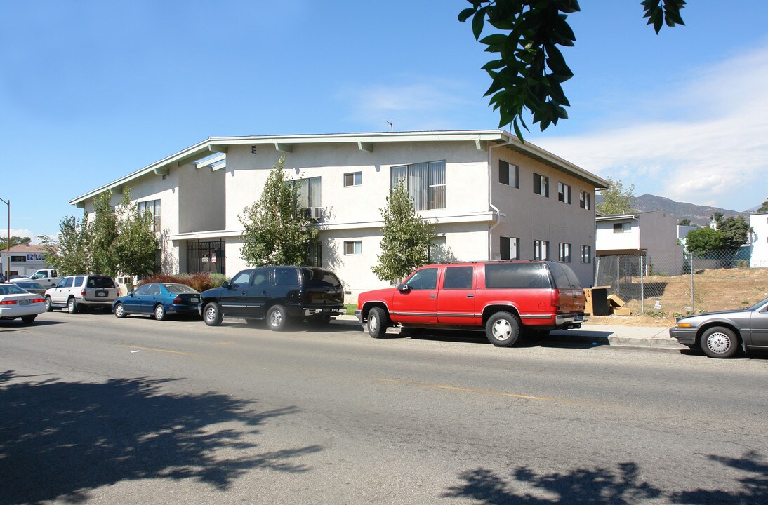 1005 E Doran St in Glendale, CA - Foto de edificio