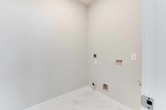 6615 Ezzard Charles Ln