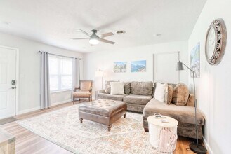 1308 SE E St in Bentonville, AR - Building Photo - Building Photo
