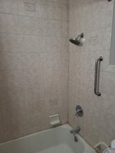 3835 Boston Ave, Unit 1 in Des Moines, IA - Foto de edificio - Building Photo