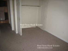 144 Kenrick St in Boston, MA - Foto de edificio - Building Photo