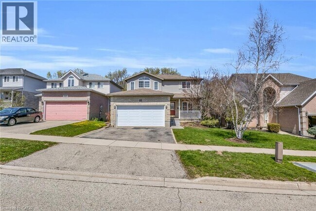 115 Daimler Dr in Kitchener, ON - Building Photo - Building Photo