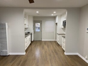 4161 W 159th St in Lawndale, CA - Foto de edificio - Building Photo