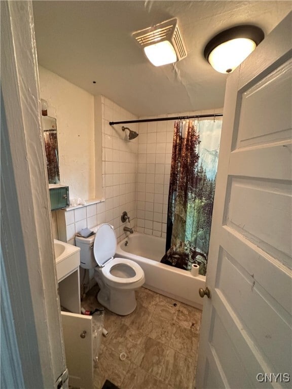 113 E Lynde St in Watertown, NY - Building Photo - Building Photo