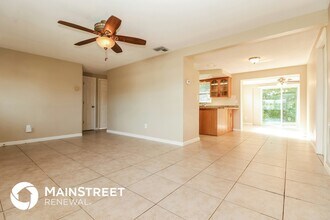 2413 Palmwood Dr in Holiday, FL - Building Photo - Building Photo
