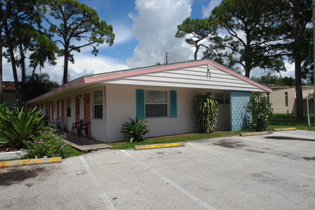 Tanglewood Apartments D-2 in Sarasota, FL - Building Photo