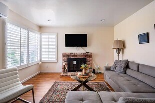 4435 Summer Dr in Oceanside, CA - Building Photo