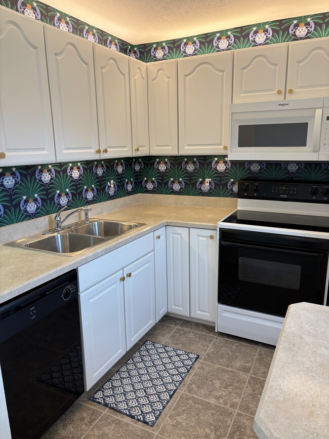 property at 31 Pine Arbor Ln