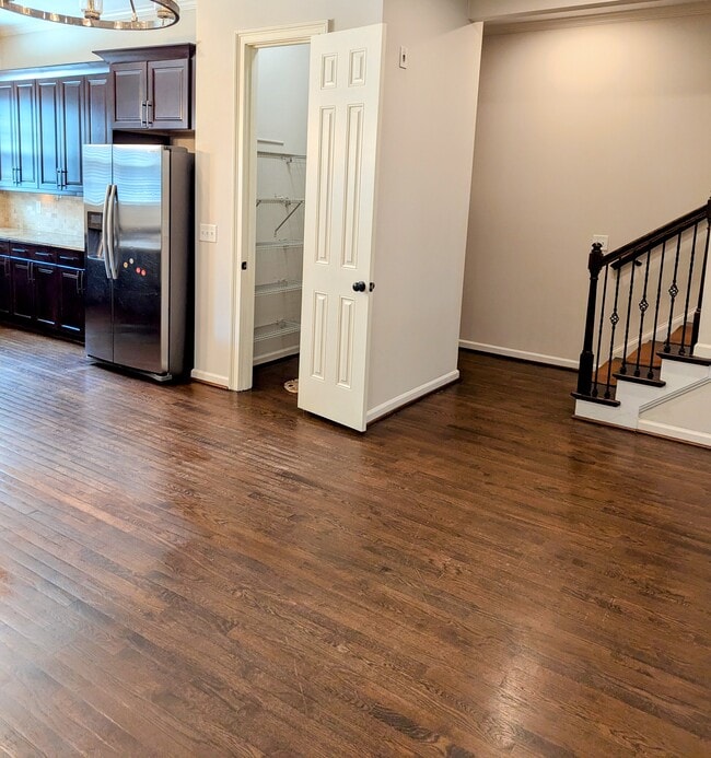 property at 913 Dumaine Trce