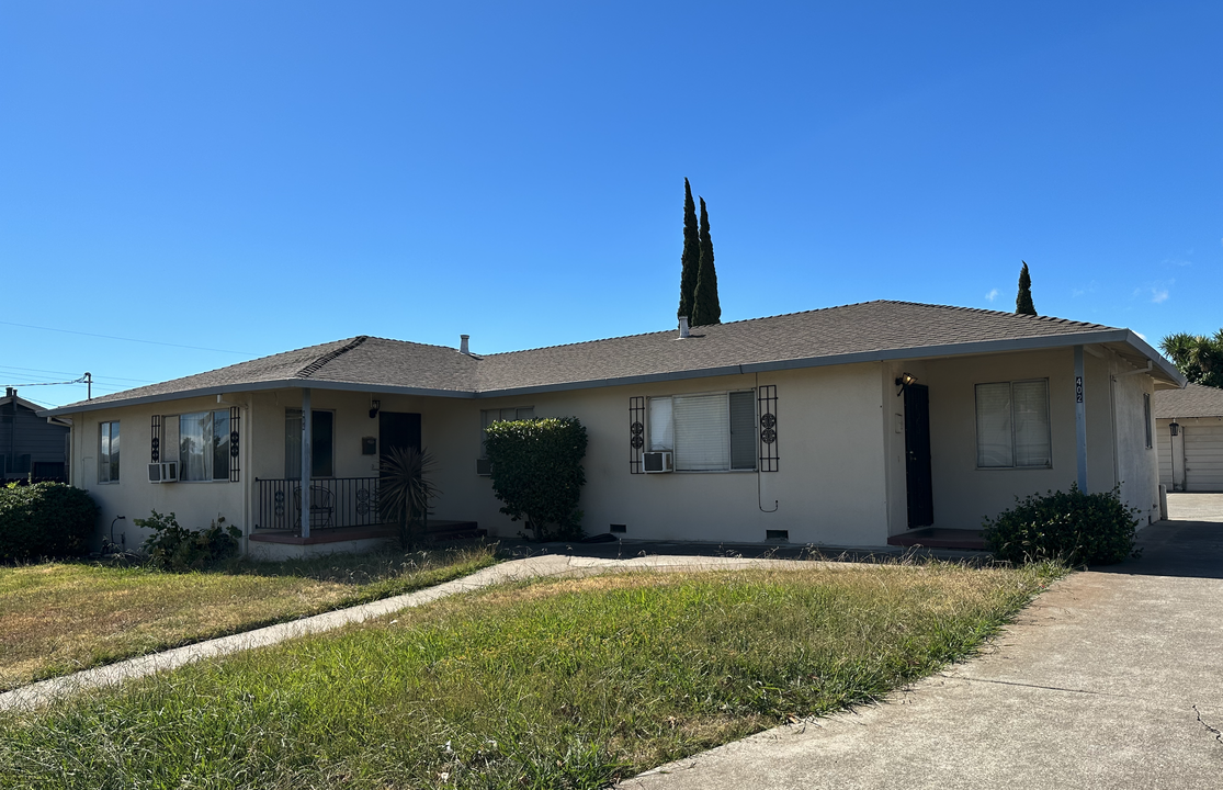 404 E 13th St, Unit 404 in Antioch, CA - Building Photo