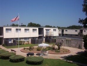 Cedar Terrace Apartments in Shawnee, OK - Building Photo