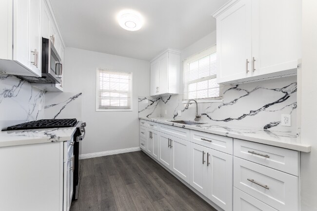 2145 W 104th St in Los Angeles, CA - Building Photo - Building Photo