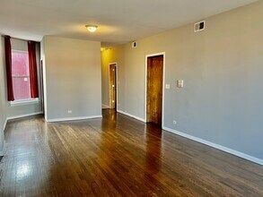 5350 N Broadway in Chicago, IL - Building Photo - Building Photo