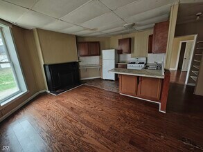 617 W Franklin St in Shelbyville, IN - Building Photo - Building Photo