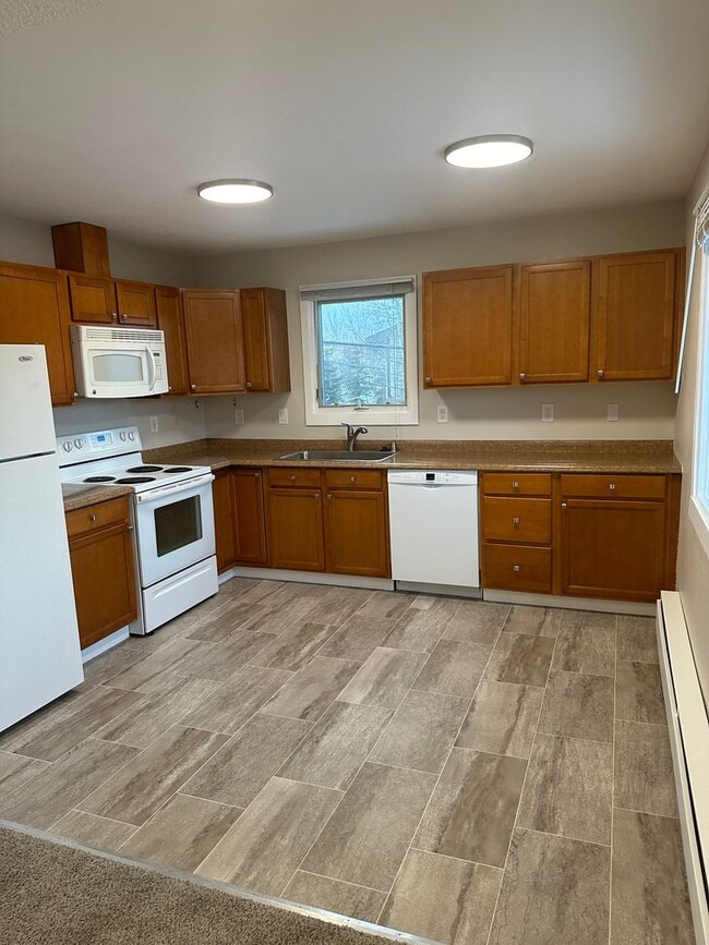 property at 821 E 46th Ct