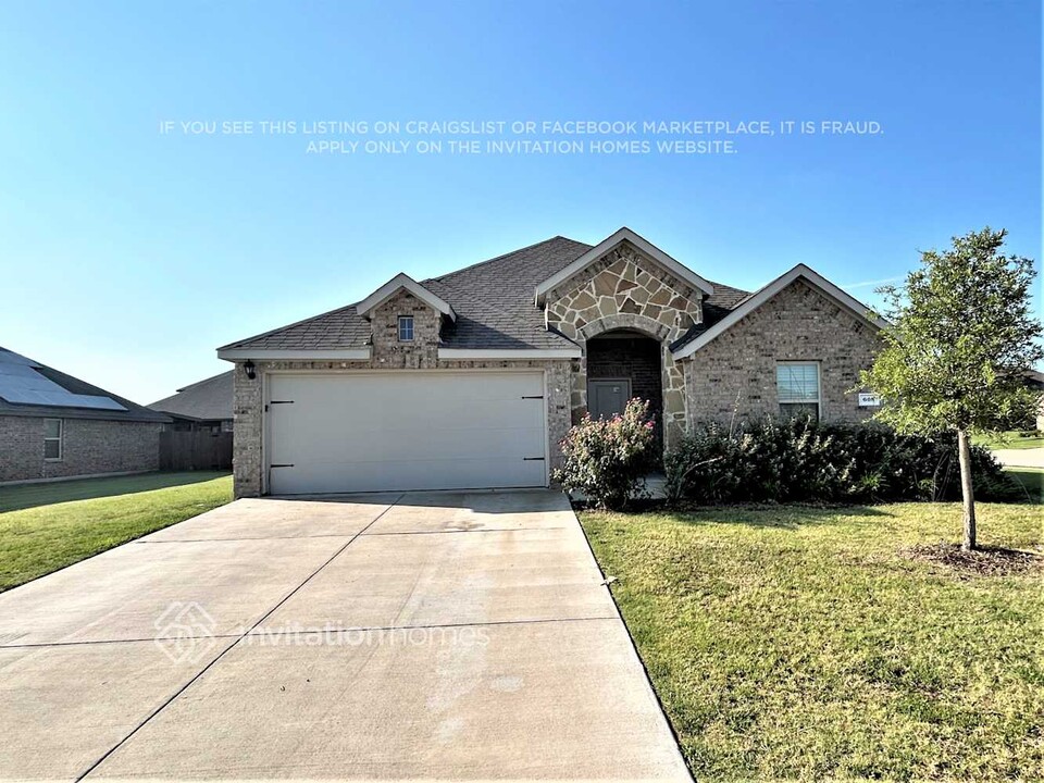 608 Nexus Dr in Waxahachie, TX - Building Photo