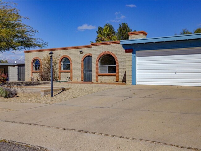 2357 S Tree Moss Ave in Tucson, AZ - Building Photo - Building Photo