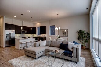 2522 W Addison St in Chicago, IL - Building Photo - Building Photo