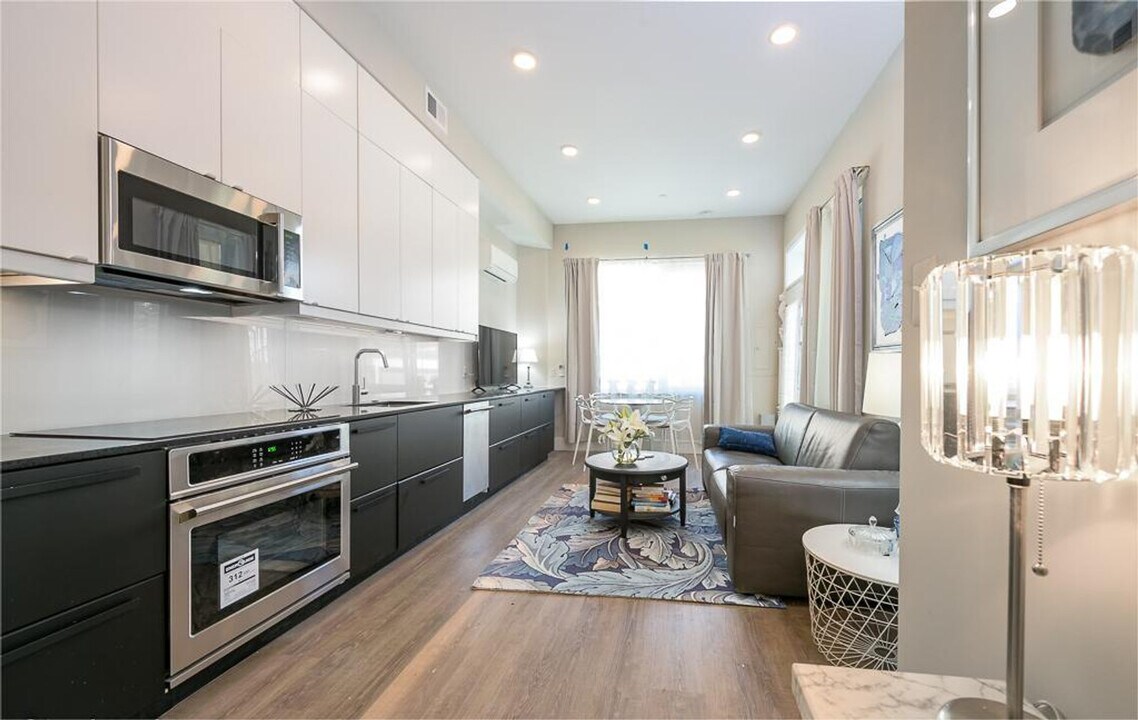 1521 Corcoran St NW in Washington, DC - Building Photo