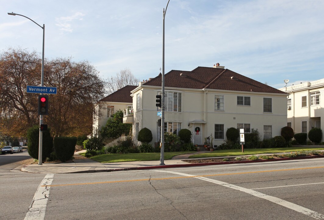 4703 W Finley in Los Angeles, CA - Building Photo