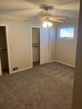 811 NW B St in Blue Springs, MO - Building Photo - Building Photo