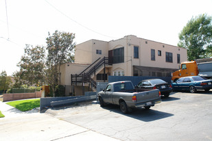 5283 Eagledale Ave in Los Angeles, CA - Building Photo