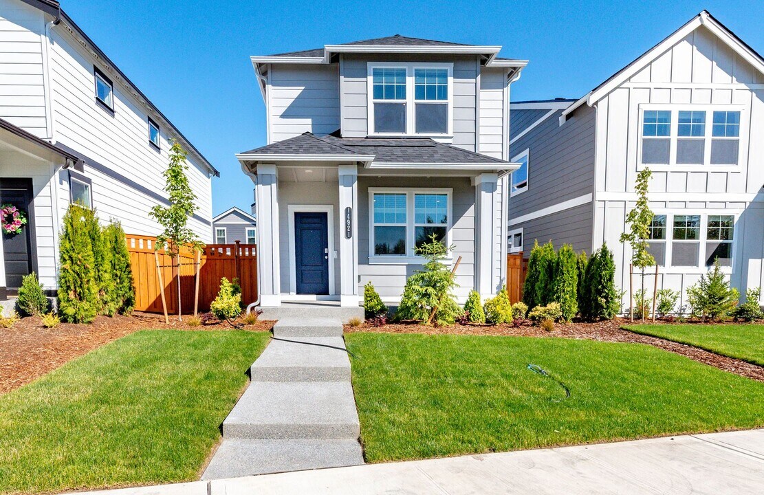 14921 202nd Ave E in Bonney Lake, WA - Building Photo
