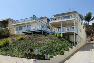 Ocean View Apartments in Ventura, CA - Building Photo - Building Photo