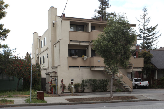 1312 El Camino Real in Burlingame, CA - Foto de edificio - Building Photo