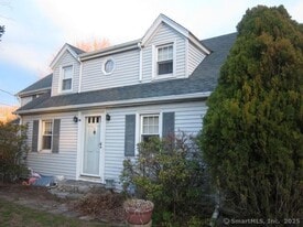16 Roseville Rd in Westport, CT - Building Photo
