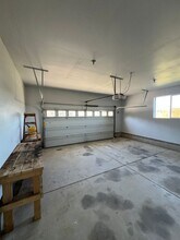 51107 Hwy 242 in Broadbent, OR - Building Photo - Building Photo