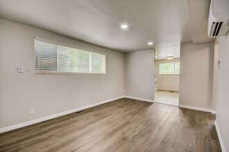 554 S Douglas St, Unit Top Floor in Salt Lake City, UT - Building Photo - Building Photo