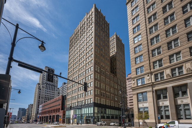 Grand Boulevard Lofts