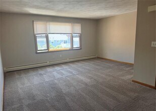 272 Child St in Warren, RI - Foto de edificio - Building Photo