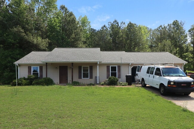 761 Woodwind Dr in Rockmart, GA - Building Photo - Building Photo