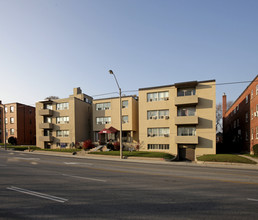 896 Eglinton Ave E in Toronto, ON - Building Photo - Building Photo