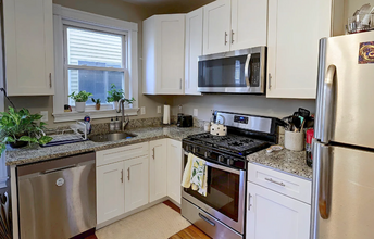 103 Marion St, Unit 1 in Somerville, MA - Building Photo - Building Photo