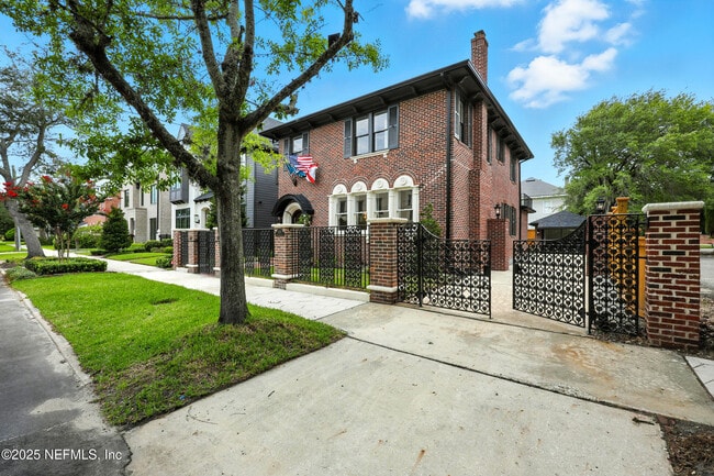 2131 St Johns Ave in Jacksonville, FL - Building Photo - Building Photo