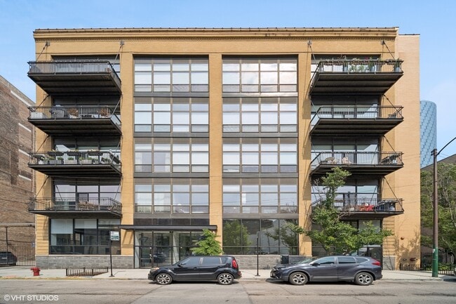 property at 23 N Green St