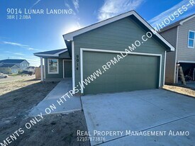 9014 Lunar Lndg in San Antonio, TX - Building Photo