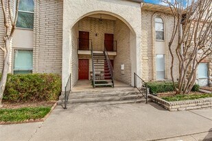 15926 Stillwood St in Dallas, TX - Building Photo