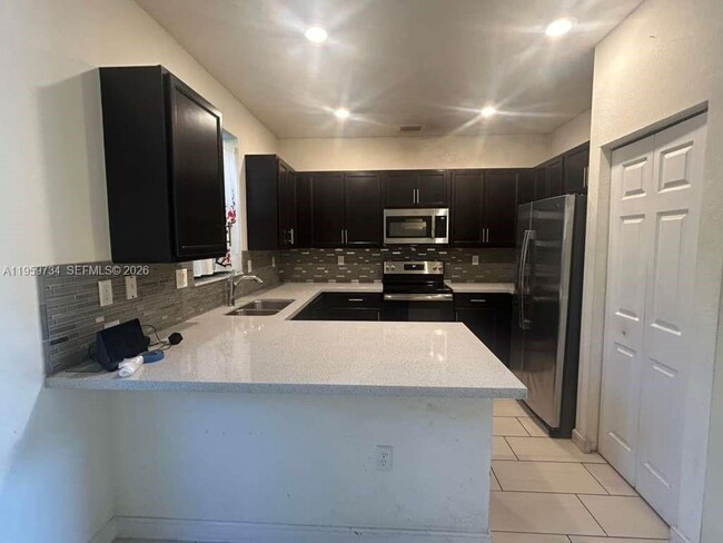 6501 N Anise Ct in Davie, FL - Foto de edificio - Building Photo